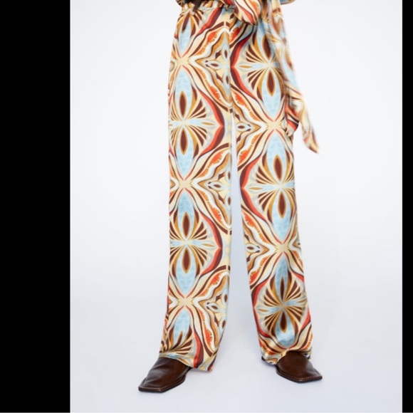 Zara coord set, printed wrap shirt and wide leg pants sz M, pajama style - Picture 2 of 11